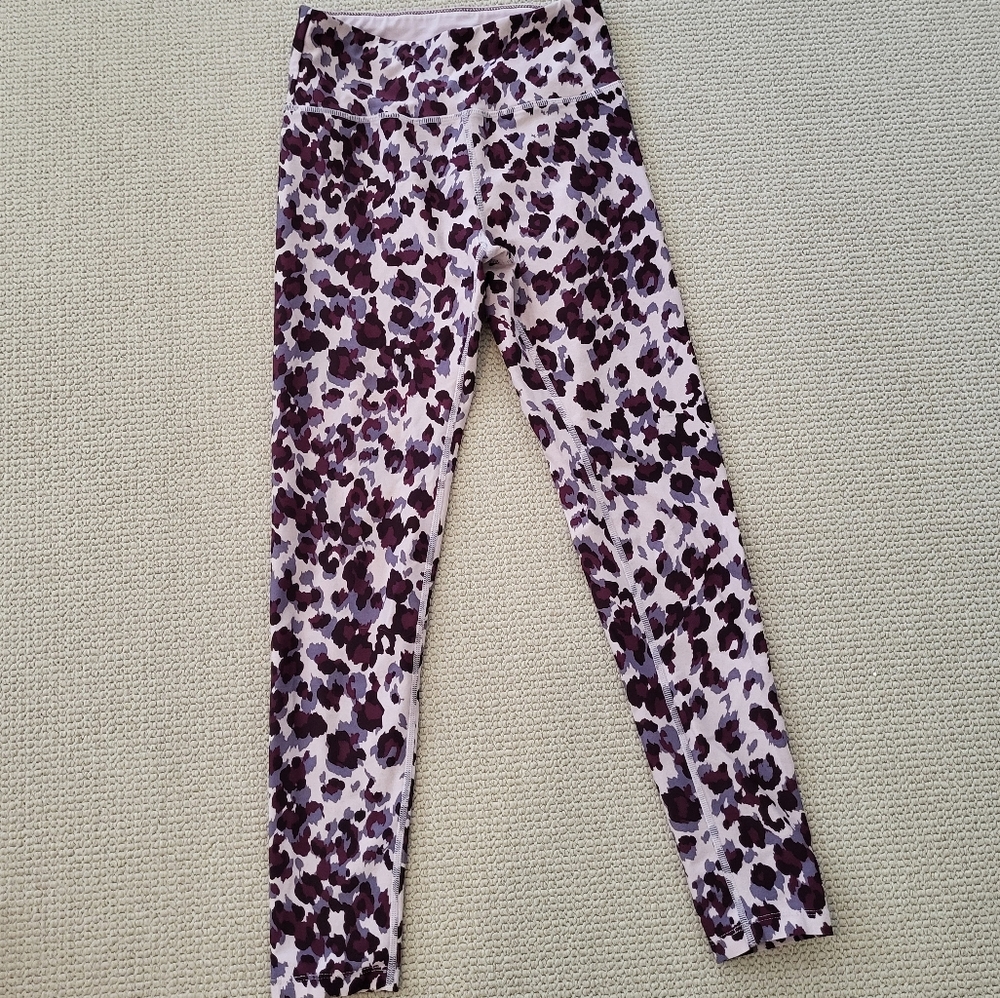 EUC Purple and Lavender Cheetah Print Calvin Klein Leggings